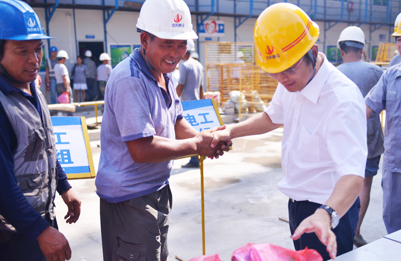 2019年7月24日，中天北京集團慰問現場一線工人。