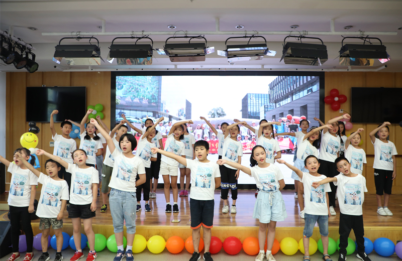 2019年8月17日，中天二建“我們都是追夢人”小候鳥公益夏令營圓滿落幕。