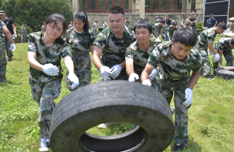 2019年中天城軌應屆畢業生入職培訓，通過拓展團建，加強了新員工的凝聚力與向心力。