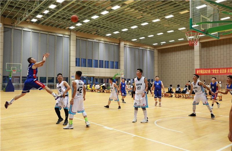 2021年6月，第七屆“安全杯”籃球聯(lián)賽在中天八建內(nèi)部展開，精準的投籃、焦灼的對抗，披上戰(zhàn)服，用熱情戰(zhàn)勝酷暑，用實力征服中天同仁！