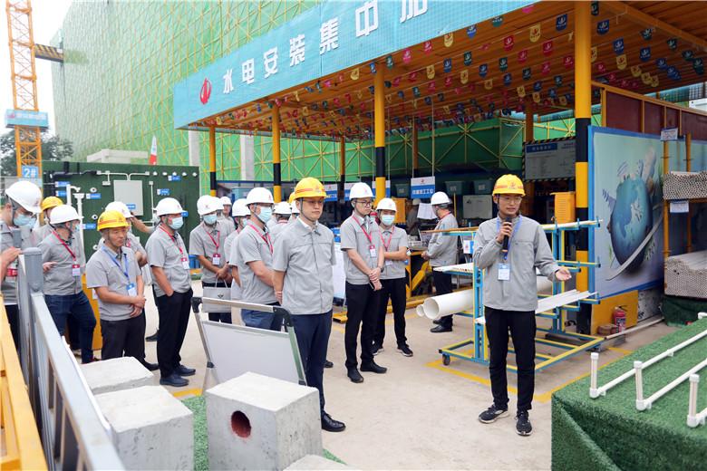 2021年9月29日，中天九建承辦的以“深入實施質量提升行動 大力推進質量強國建設”為主題的鄭州市2021年質量月工程質量提升推進現場會在建業梅苑項目召開。