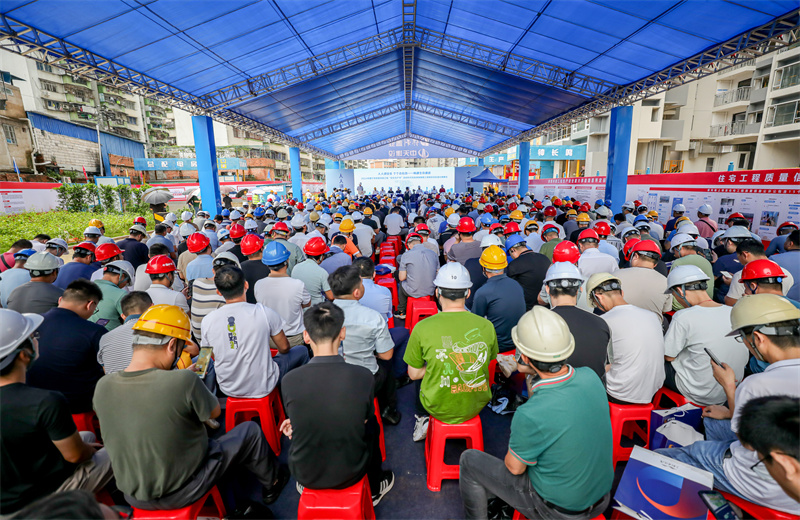 2024年6月15日，2024 年南寧市房屋市政工“安全生產月”啟動儀式、應急演練暨現場安全標準化觀摩會在中天八建南寧保利錦上項目成功舉行。