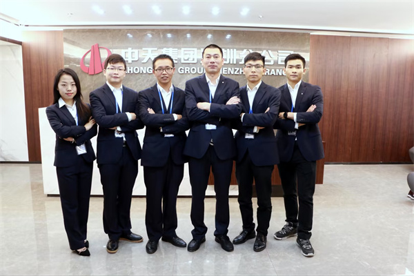 1713504546793021vkxV.jpg 劉飛龍在深圳分公司技術發展處任職時與同事合影.jpg